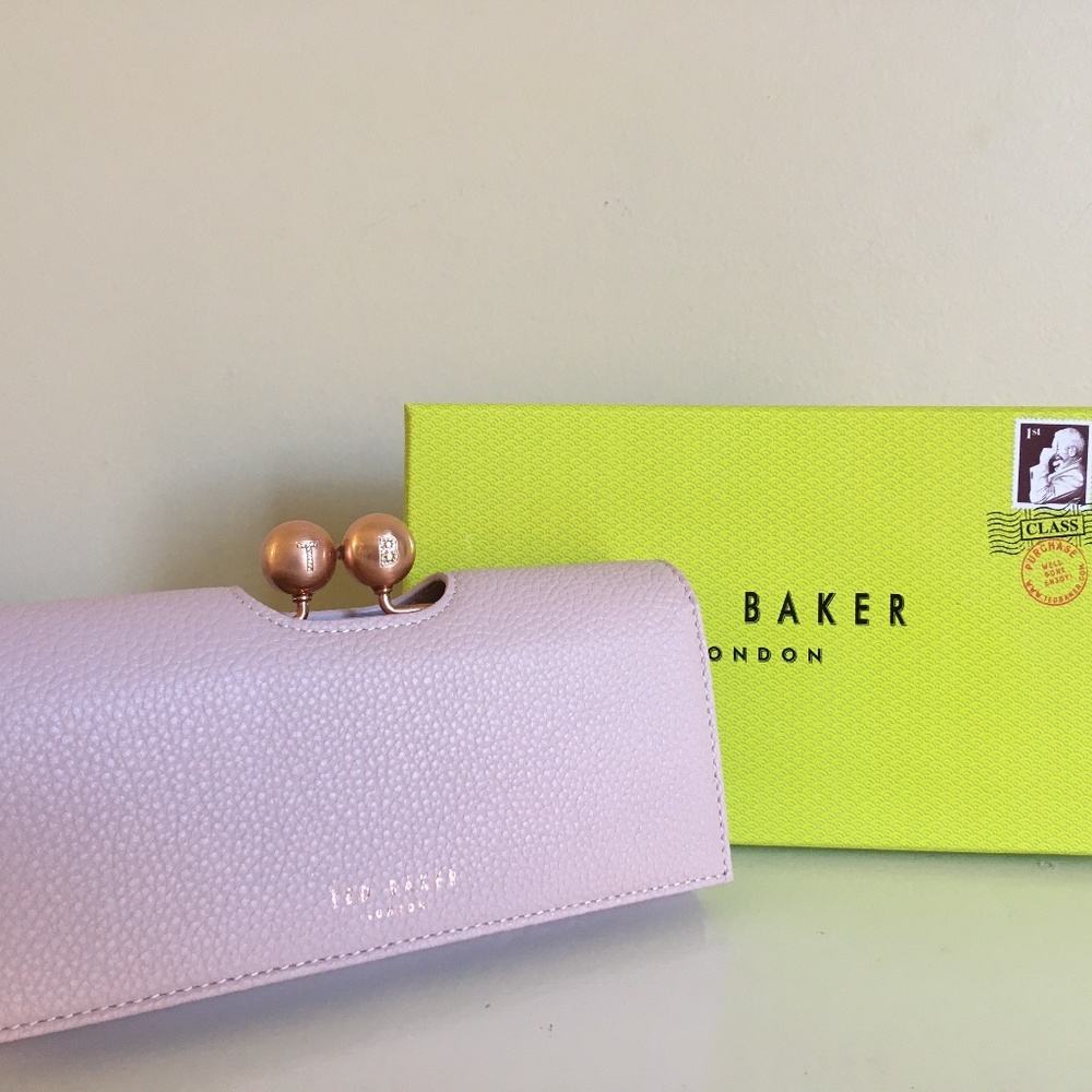 Ted Baker London JOSIEY BOBBLE SCRIPTED WALLET